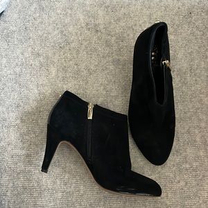 Vince Camuto booty heels